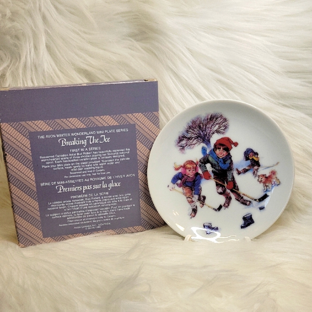 3/$25 Avon Vintage Winter Wonderland Collector's Plate